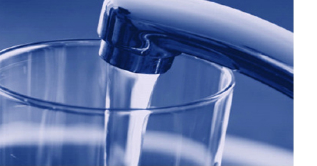 اب شهری را داخل خودرو نریزید اب شهری را داخل خودرو نریزید